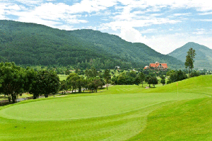 Bảng giá sân golf Sông Giá và các sân golf khác mới nhất năm 2021
