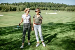 Bạn đã biết cách để chọn quần golf nữ đúng chuẩn và có tính thẩm mỹ cao chưa?