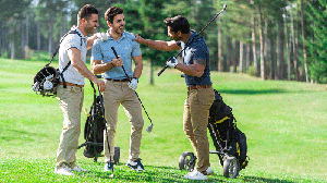 Cách chọn quần golf nam đúng quy định và thể hiện được cá tính bản thân