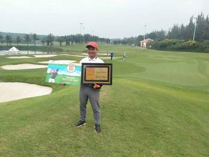 Gỉai thưởng HIO trị giá 120 triệu tại giải golf CLB Bách Khoa HCM