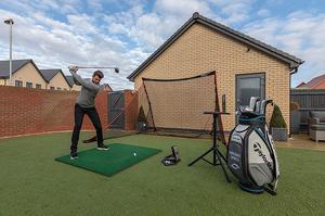 Đánh golf trong nhà sao cho chuẩn kỹ thuật?