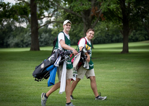 Những ưu và nhược điểm của Caddy golf  - công việc làm việc tại sân golf 