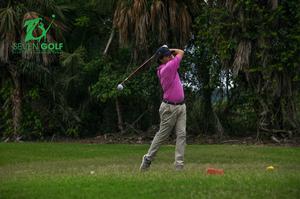 Hướng dẫn tư thế đánh golf chuẩn cho Newbie