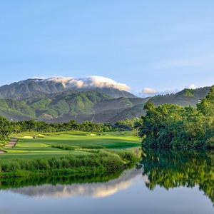 Có gì bên trong sân golf đẹp nhất Việt Nam?