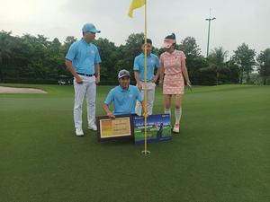 Golfer Phạm Tiến Tuệ