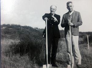 Ely Callaway (trái) - Người thành lập thương hiệu Callaway golf
