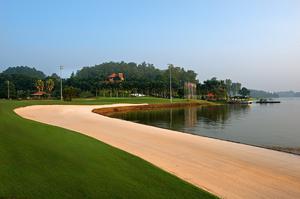 Sân golf Đồng Mô - Hòa Quyện Thiên Nhiên và Đẳng Cấp Golf