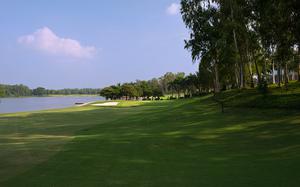 Sân golf Đồng Mô - Hòa Quyện Thiên Nhiên và Đẳng Cấp Golf
