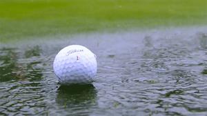 Mẹo chơi golf dưới trời mưa