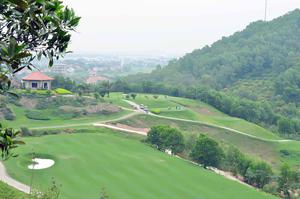 Sân golf Amber Hills Golf: Sân Golf Thử Thách Nhất Việt Nam
