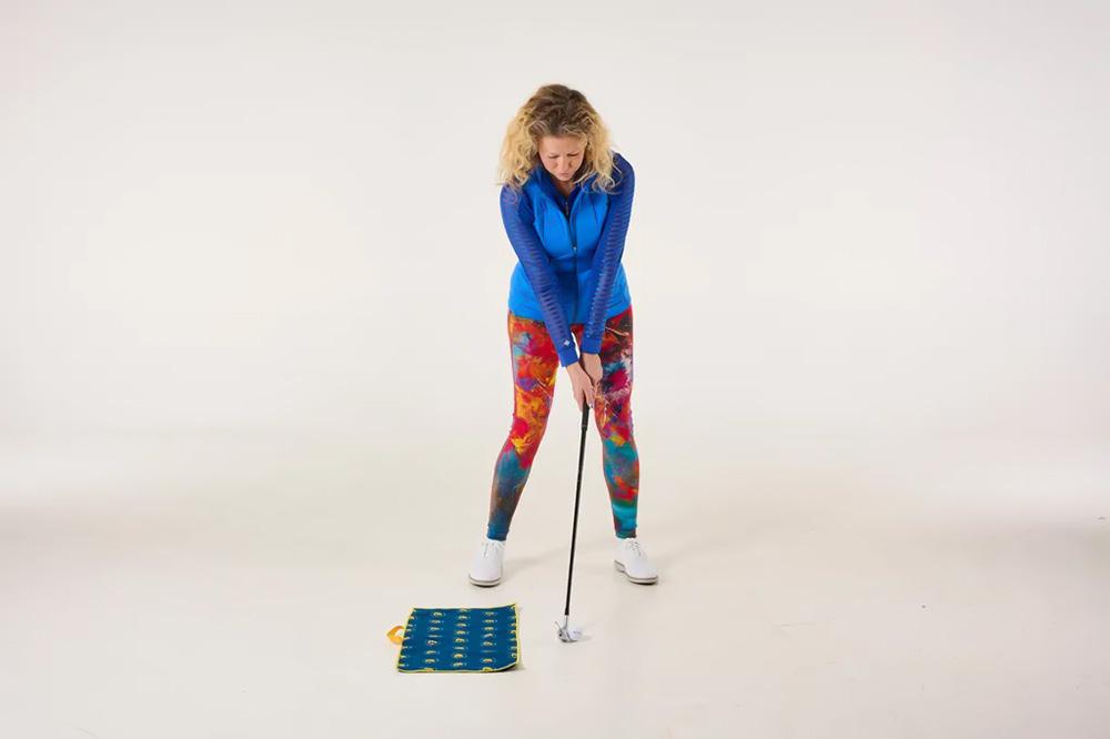 Bài tập này sẽ giúp ích nếu bạn không dồn trọng lượng vào phía trước khi đánh bóng