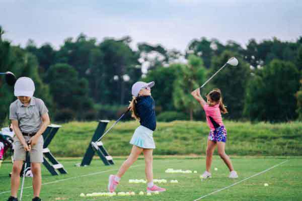 Bộ đồ chơi đánh golf cho bé - Món quà đầu tư về sức khỏe và trí não