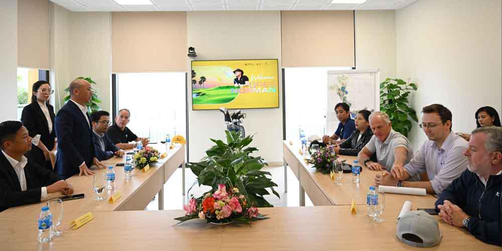 Huyền thoại Greg Norman khảo sát sân golf T&T Van Lang Empire chuẩn bị cho trải nghiệm 18 hố đẳng cấp