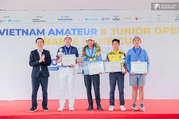 Golfer trẻ Robert Hòa Nguyễn đăng quang ngôi vô địch U15 tại VJO 2025 cùng bộ gậy Fourteen GelongD