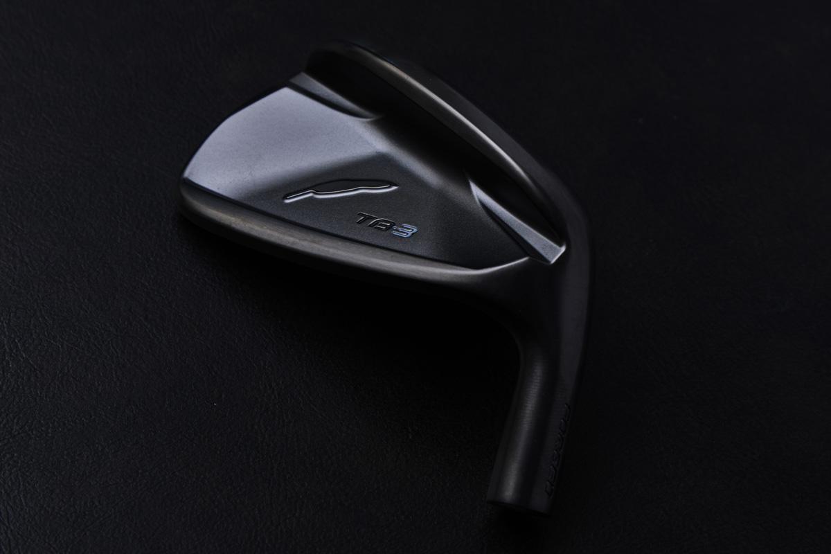 Siêu phẩm gậy sắt Fourteen TB-3 FORGED Diamond Black Satin – Vẻ đẹp uy lực rạng ngời